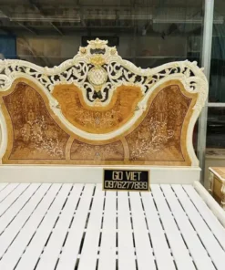 Giường ngủ cổ điển dát vàng bọc nệm GVGN233