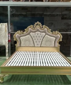 Giường ngủ cổ điển bọc nệm dát vàng GVGN031