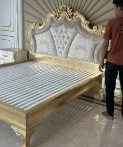 Giường ngủ cổ điển bọc nệm dát vàng GVGN031