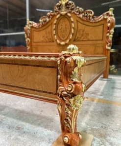 Giường ngủ cổ điển dát vàng cẩn veneer GVGN054